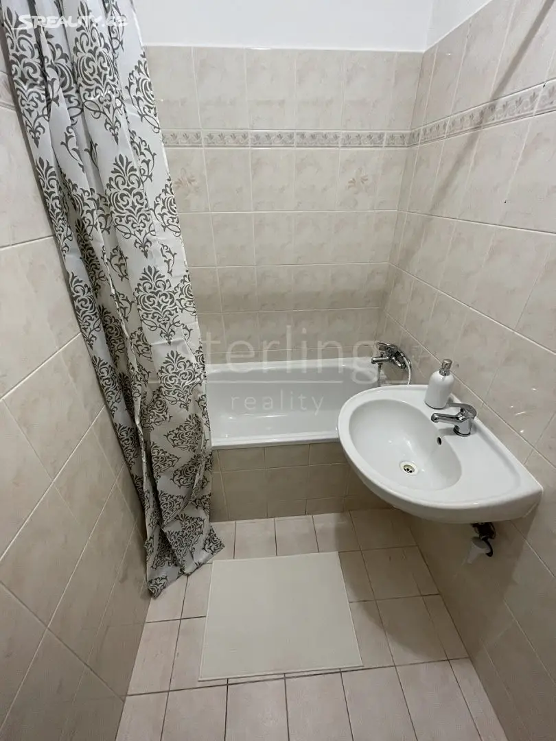 Prodej bytu 1+kk 20 m², Štúrova, Praha 4