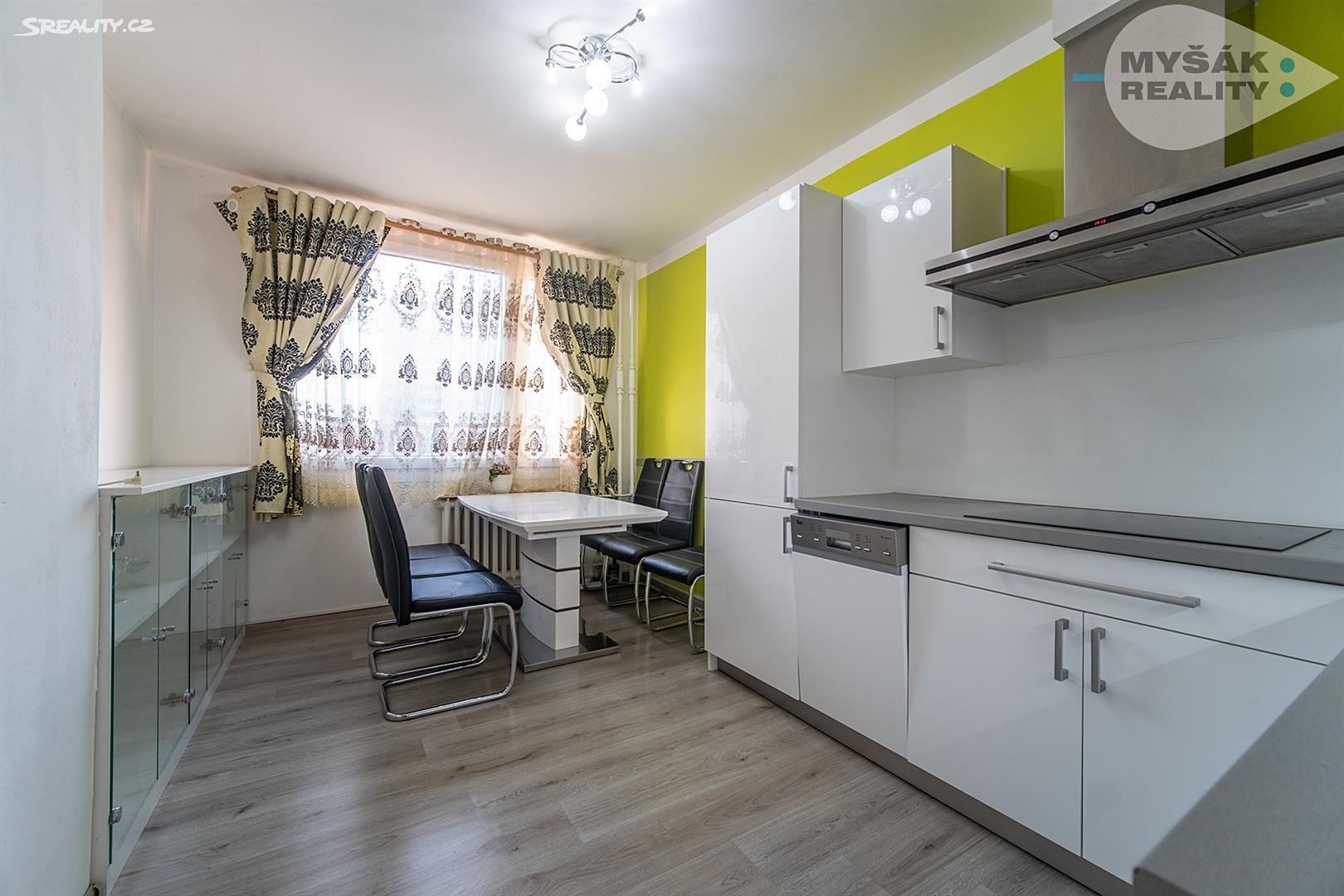 Prodej bytu 3+1 74 m², Rajmonova, Praha 8 - Kobylisy