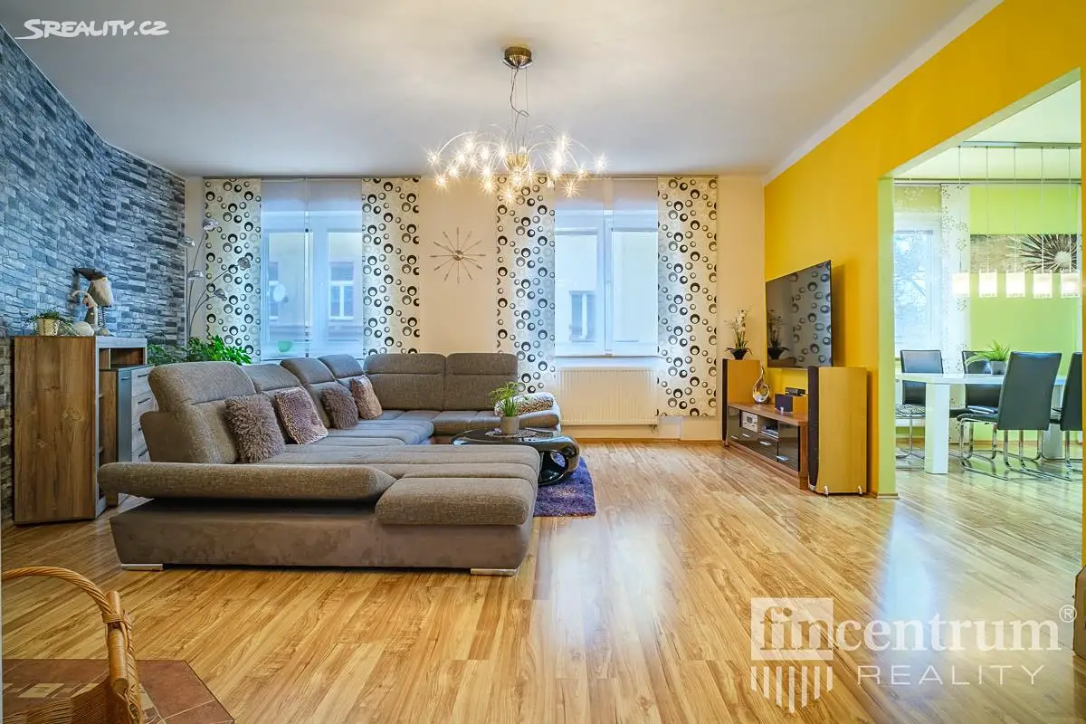 Prodej bytu 4+1 146 m², Komenského, Cheb