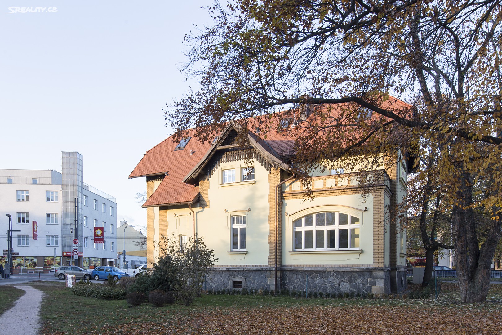 Prodej  vily 507 m², pozemek 353 m², třída Karla IV., Hradec Králové