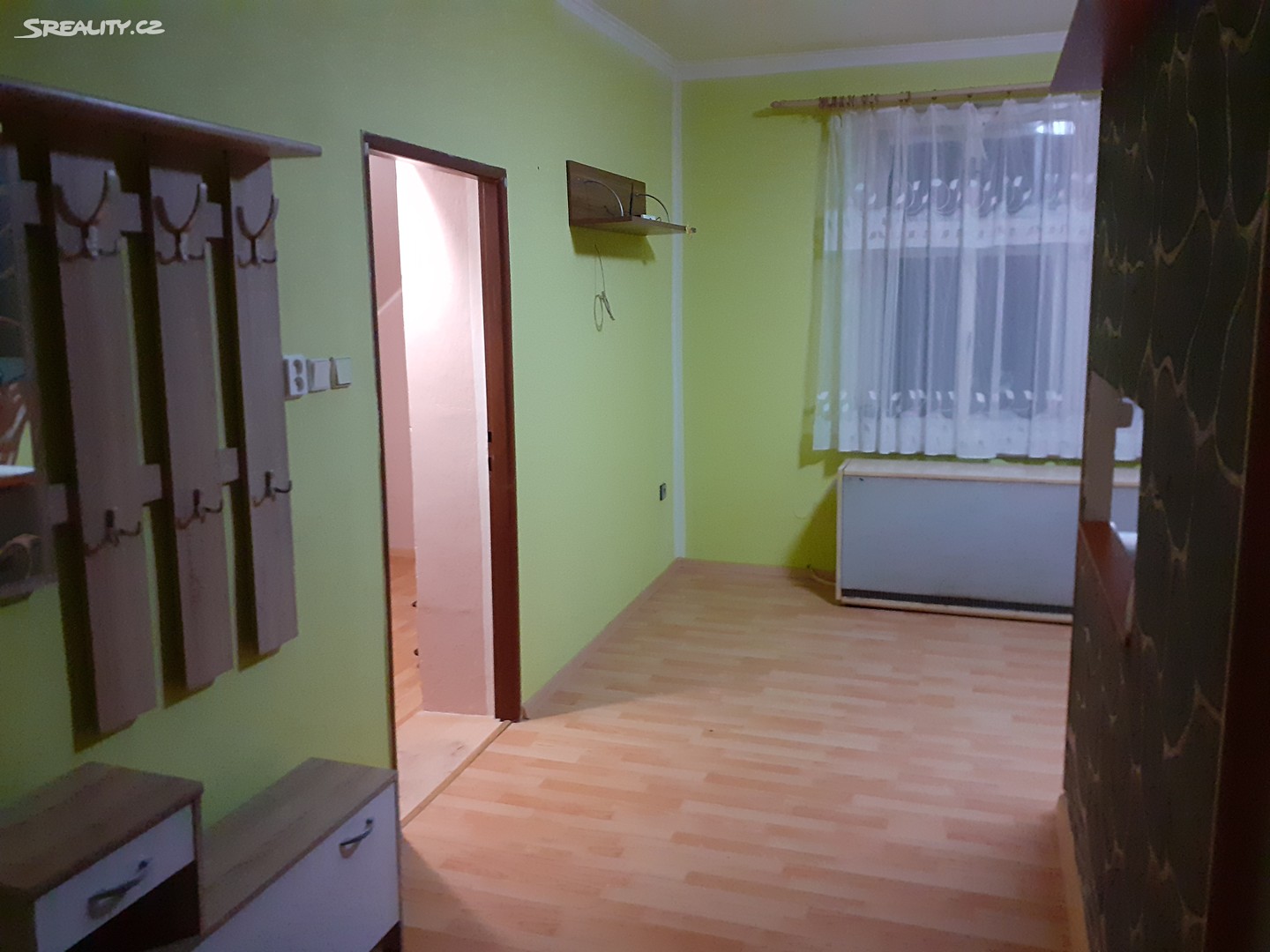 Pronájem bytu 1+1 50 m² (Podkrovní), Divadelní, Hronov