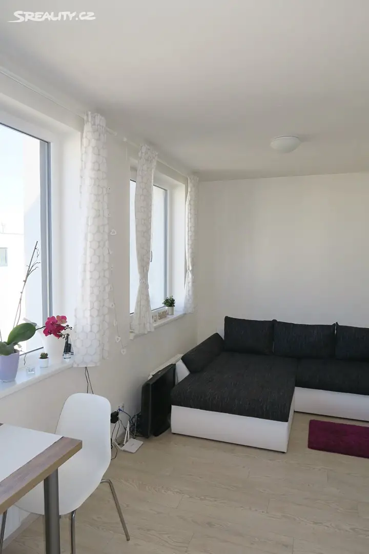 Pronájem bytu 1+kk 24 m², Nad Přehradou, Brno - Bystrc