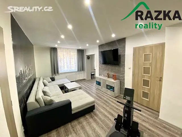 Prodej bytu 3+1 67 m², Školní, Tachov