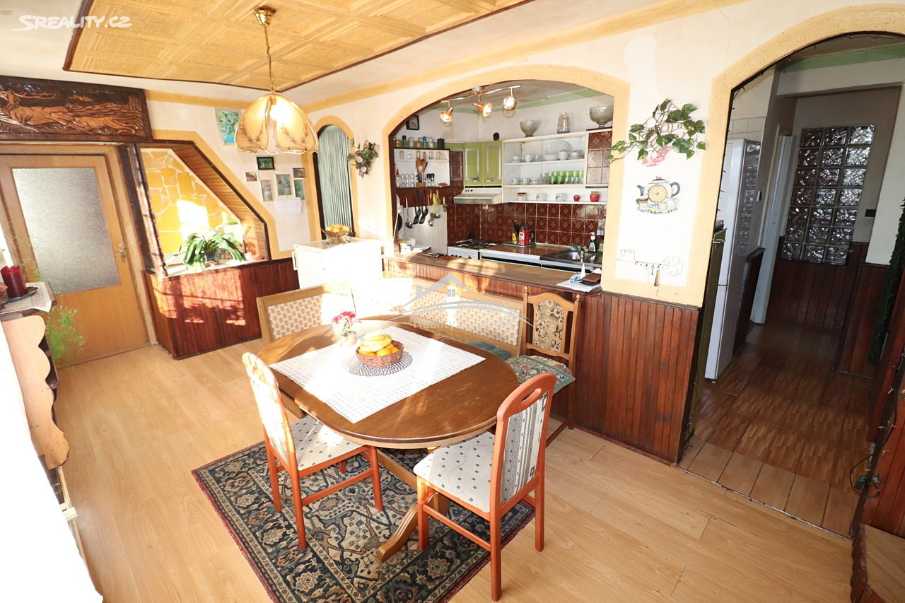 Prodej  rodinného domu 180 m², pozemek 200 m², Býčkovice, okres Litoměřice