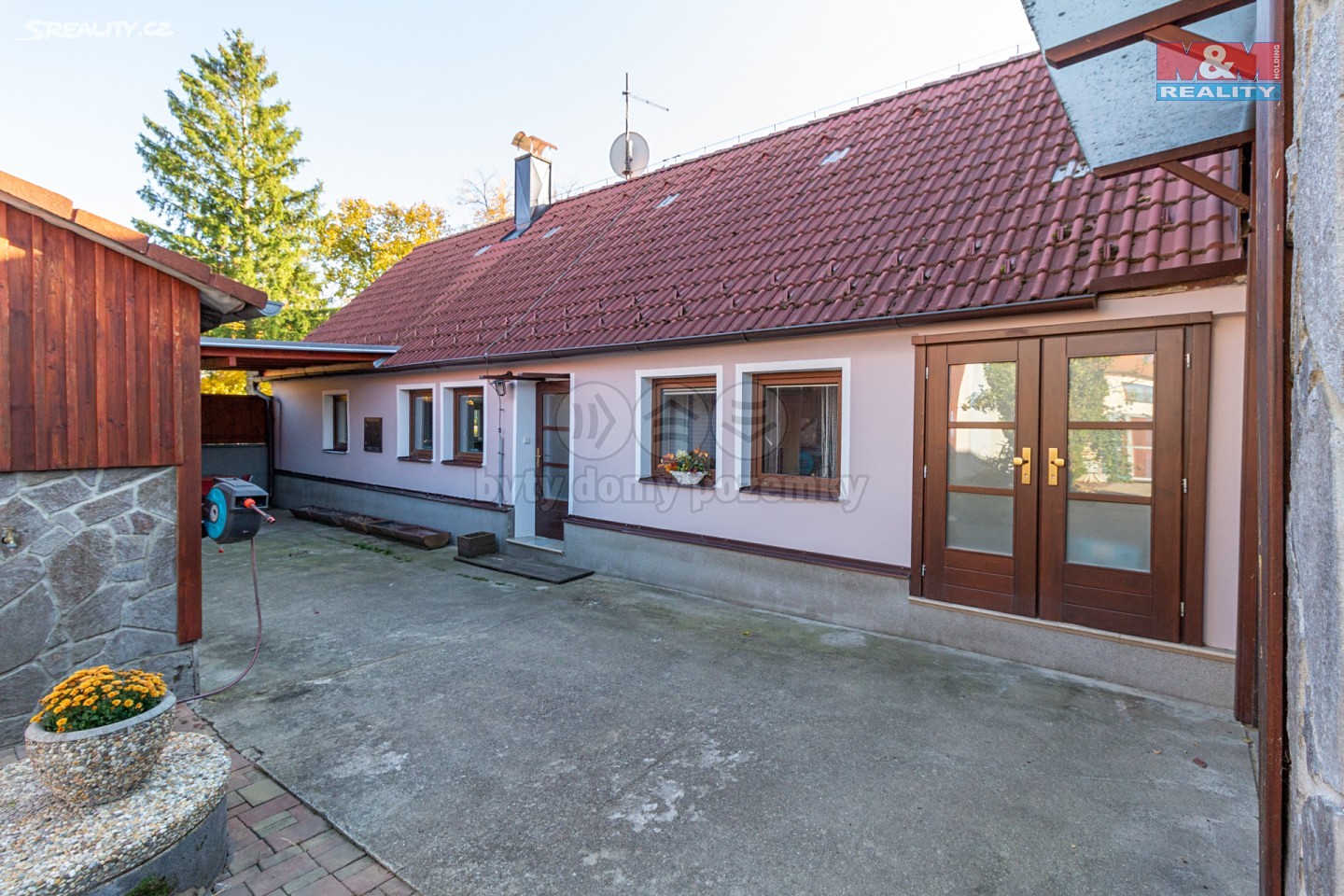 Prodej  rodinného domu 439 m², pozemek 1 142 m², Hrdějovice, okres České Budějovice