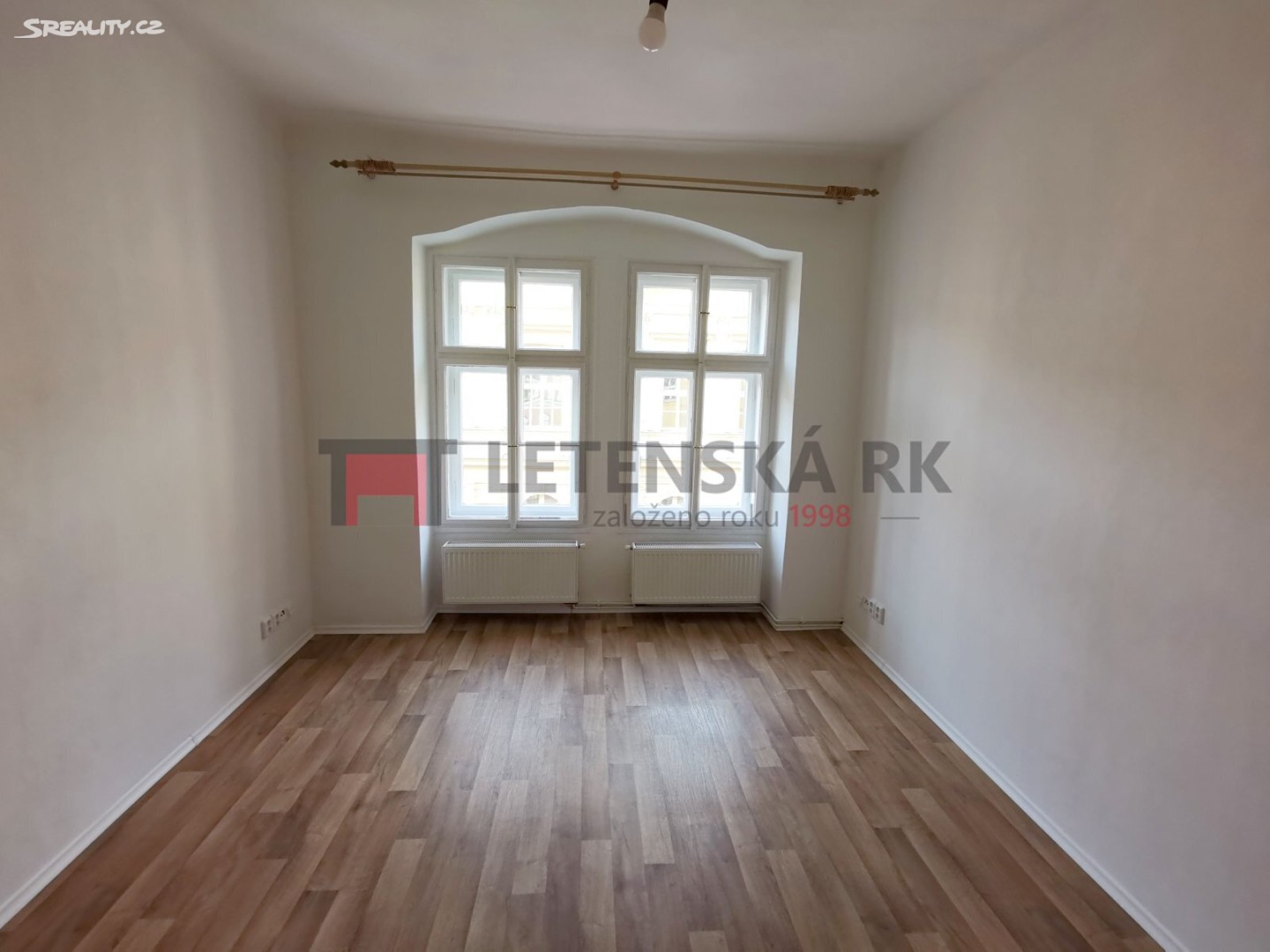 Pronájem bytu 1+1 33 m², Na Bojišti, Praha 2 - Nové Město