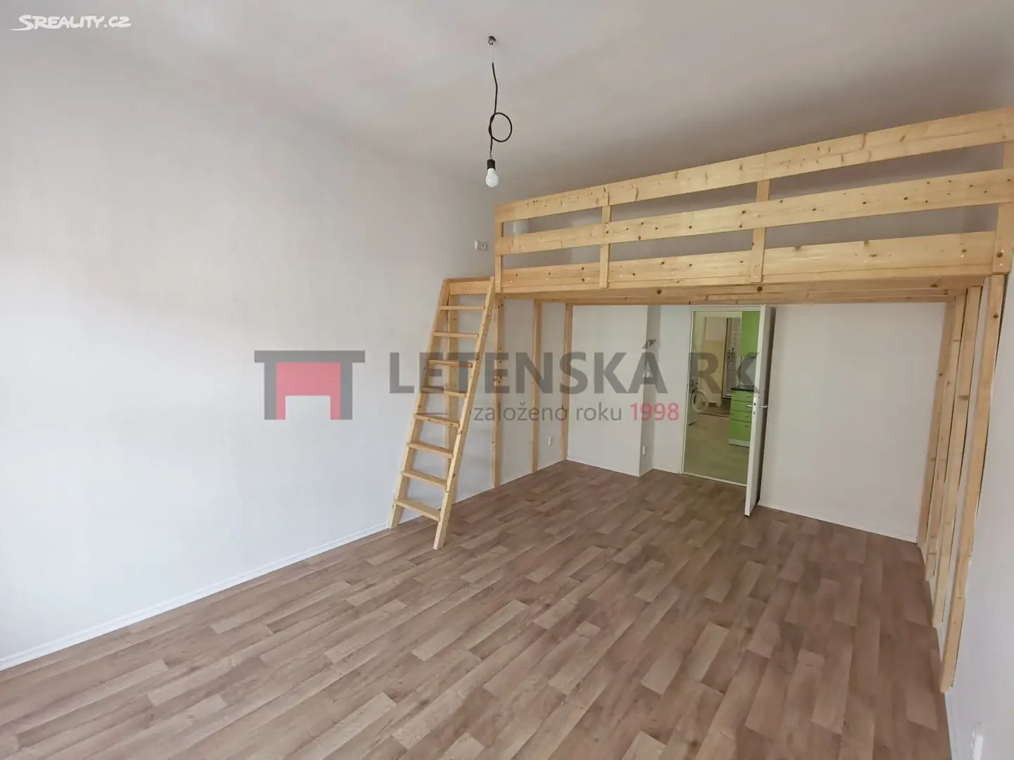 Pronájem bytu 1+1 33 m², Na Bojišti, Praha 2 - Nové Město