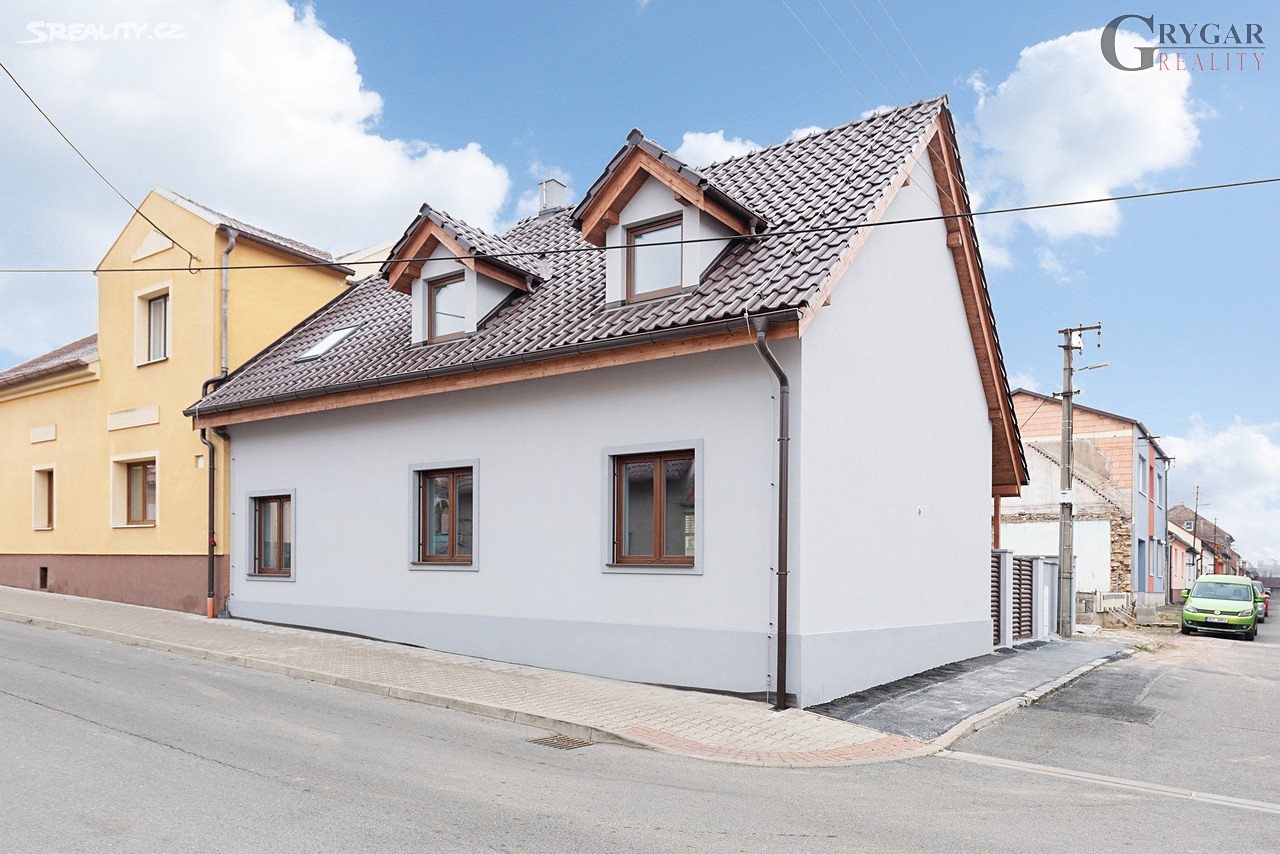 Prodej  rodinného domu 144 m², pozemek 213 m², M. Majerové, Kladno - Kročehlavy