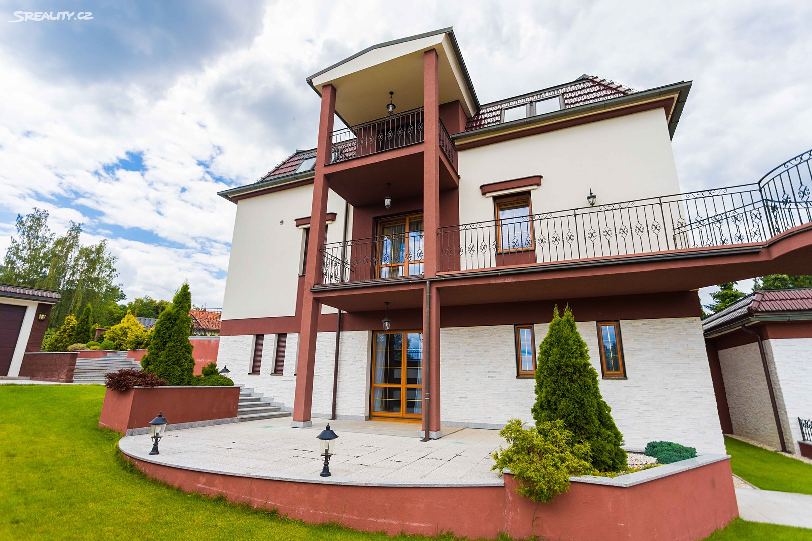 Prodej  vily 600 m², pozemek 1 250 m², Jenišov, okres Karlovy Vary