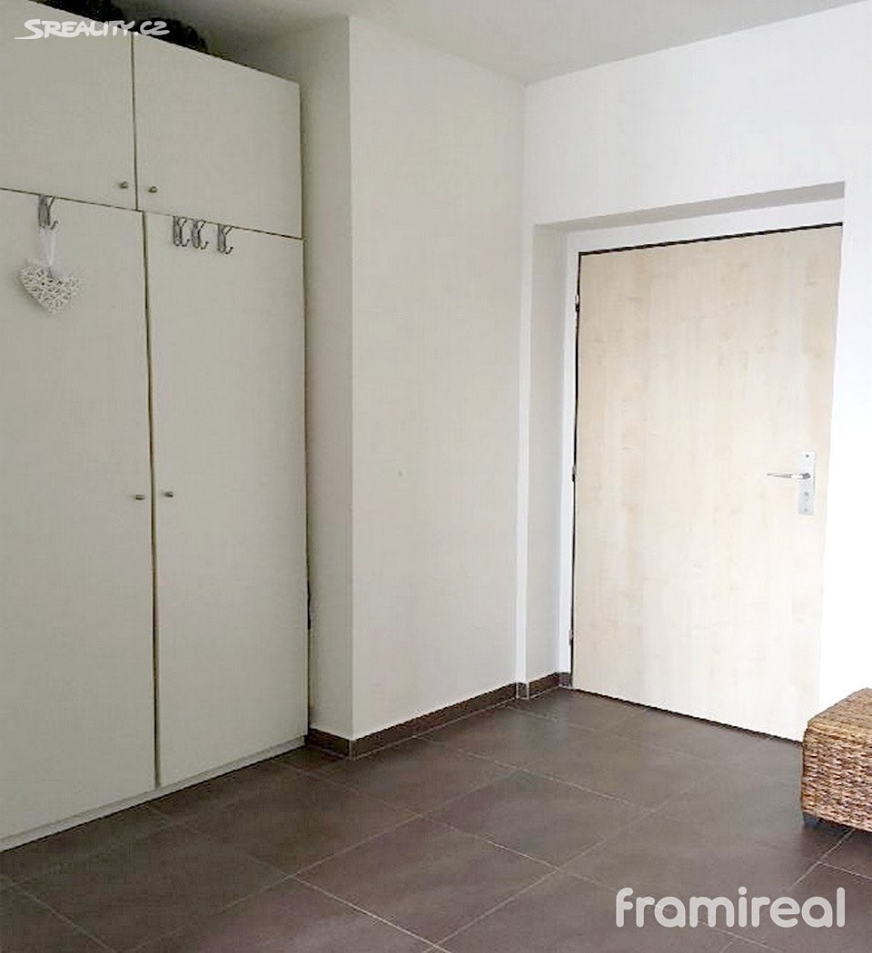 Pronájem bytu 1+1 37 m², U Leskavy, Brno - Starý Lískovec