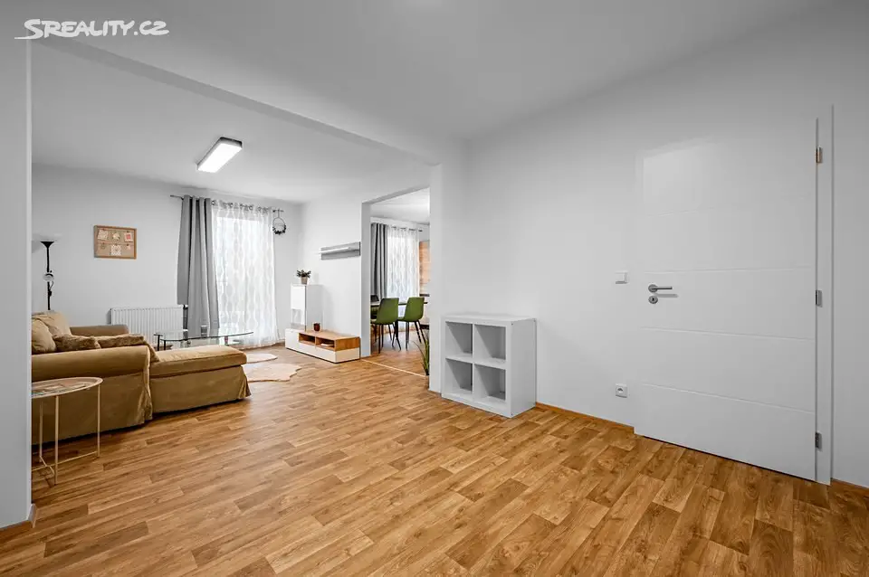 Pronájem bytu 2+1 62 m², Bryksova, Praha 9 - Černý Most