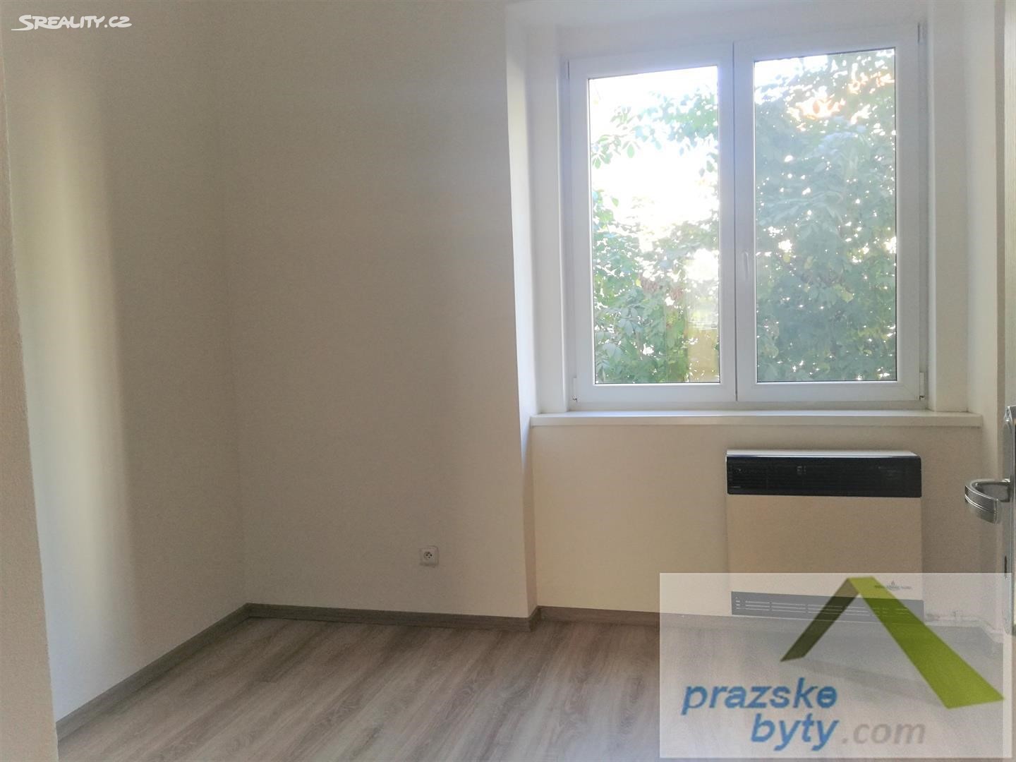 Pronájem bytu 2+kk 45 m², Dvorecké náměstí, Praha 4 - Podolí