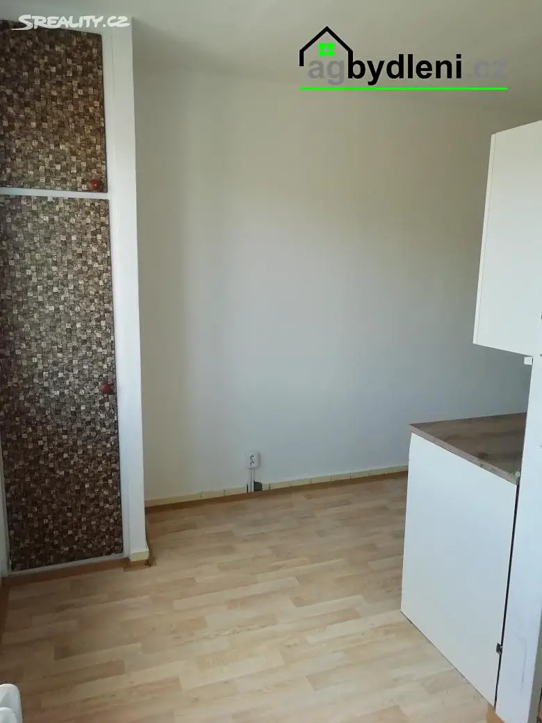 Pronájem bytu 1+1 42 m², Smrková, Plzeň - Doubravka