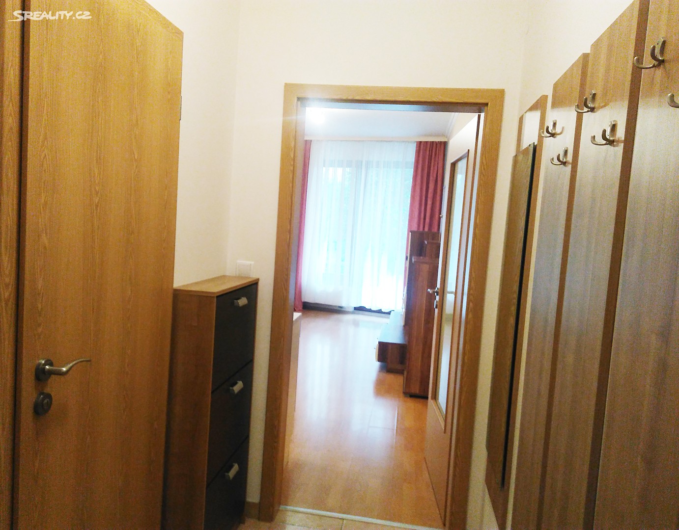 Pronájem bytu 1+kk 27 m², Jeřabinová, Praha - Praha 5