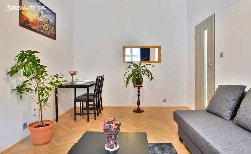 Pronájem bytu 1+kk 41 m², Uruguayská, Praha - Vinohrady