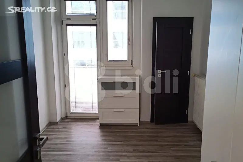 Pronájem bytu 2+1 52 m², Kouřimská, Praha 3 - Vinohrady