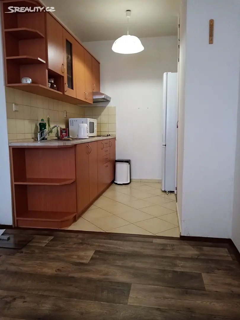 Pronájem bytu 2+kk 43 m², Zdiměřická, Praha 4 - Chodov