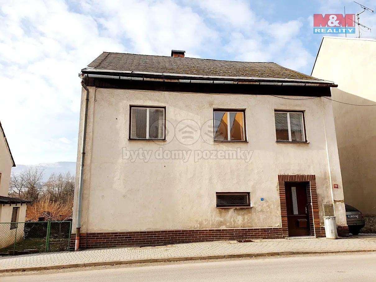 Prodej  rodinného domu 1 009 m², pozemek 898 m², Staré Město, okres Šumperk
