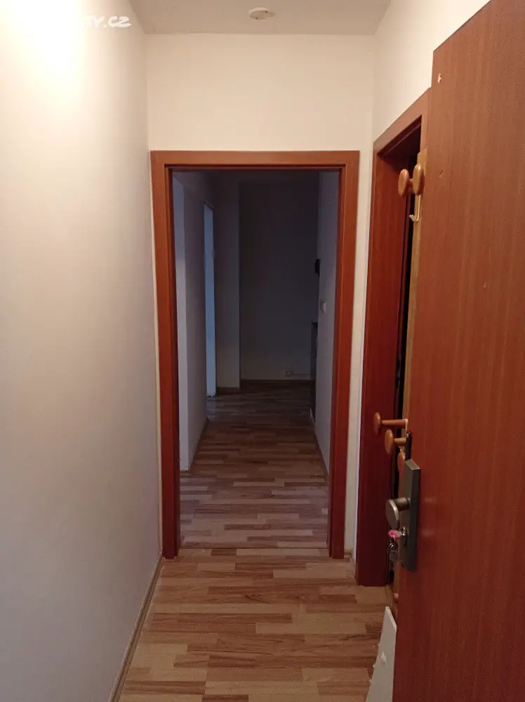 Pronájem bytu 1+1 30 m², Dubová, Karlovy Vary - Bohatice
