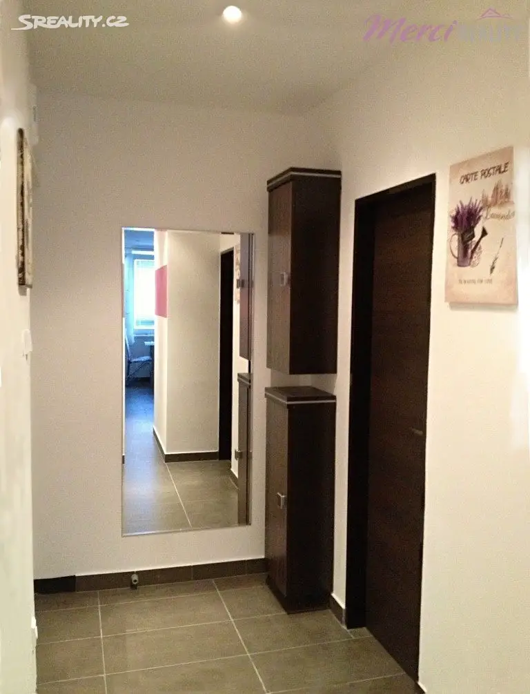 Pronájem bytu 2+1 53 m², Bílovice, okres Uherské Hradiště