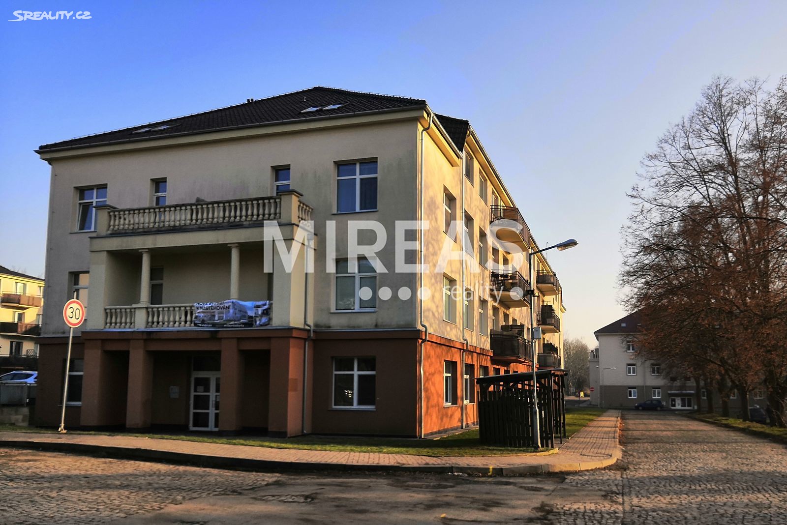Prodej bytu 2+kk 85 m², Slepá, Milovice - Mladá