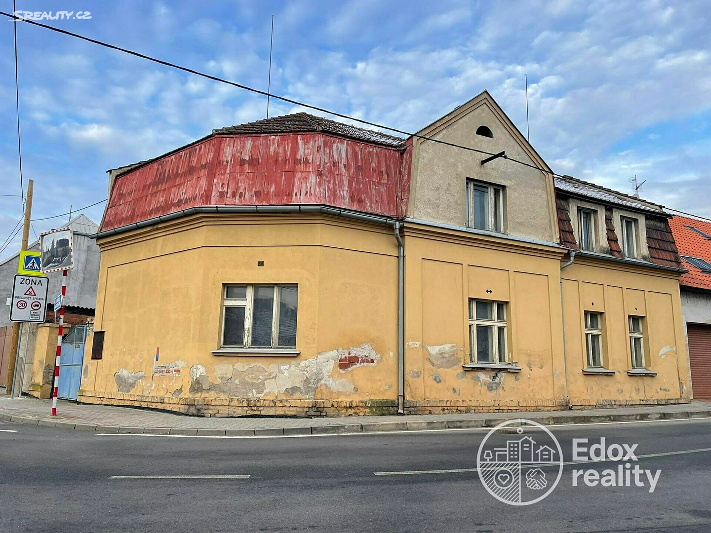 Prodej  rodinného domu 300 m², pozemek 264 m², 9. května, Pletený Újezd