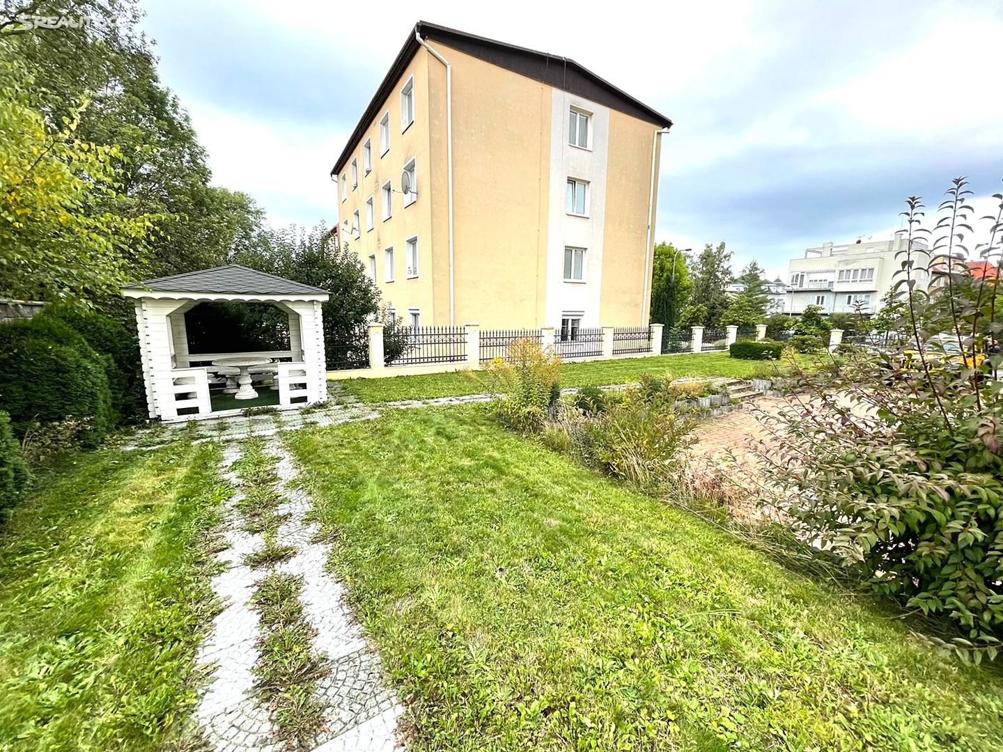 Prodej  vily 1 150 m², pozemek 1 230 m², Palackého náměstí, Karlovy Vary