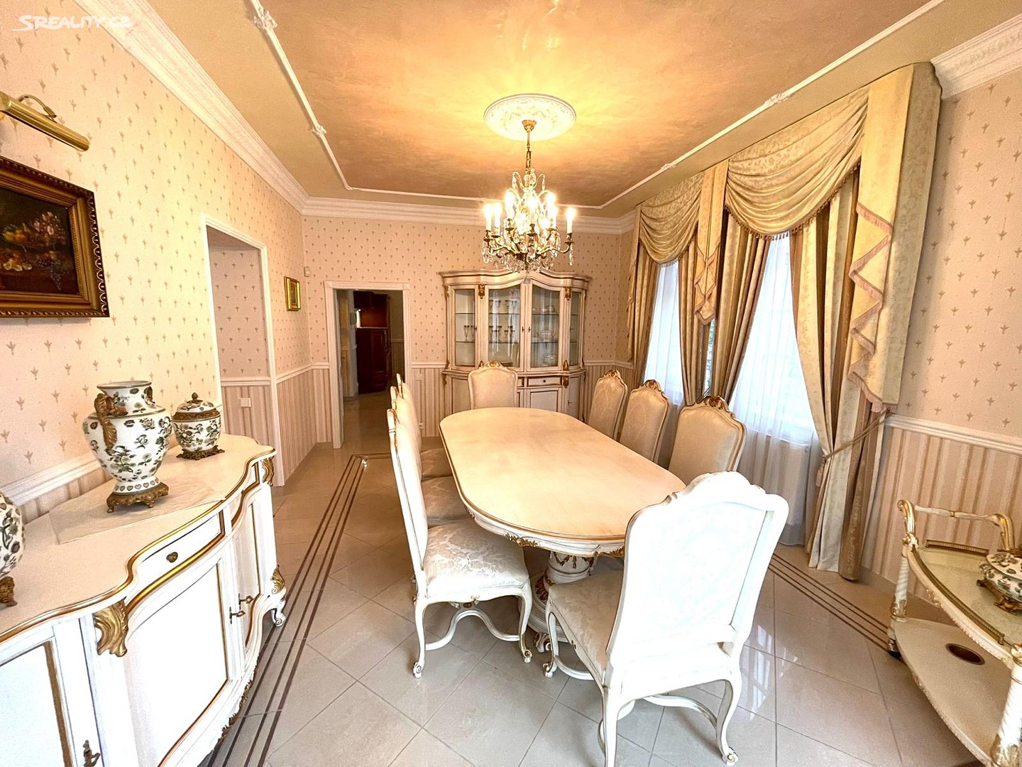 Prodej  vily 1 150 m², pozemek 1 230 m², Palackého náměstí, Karlovy Vary