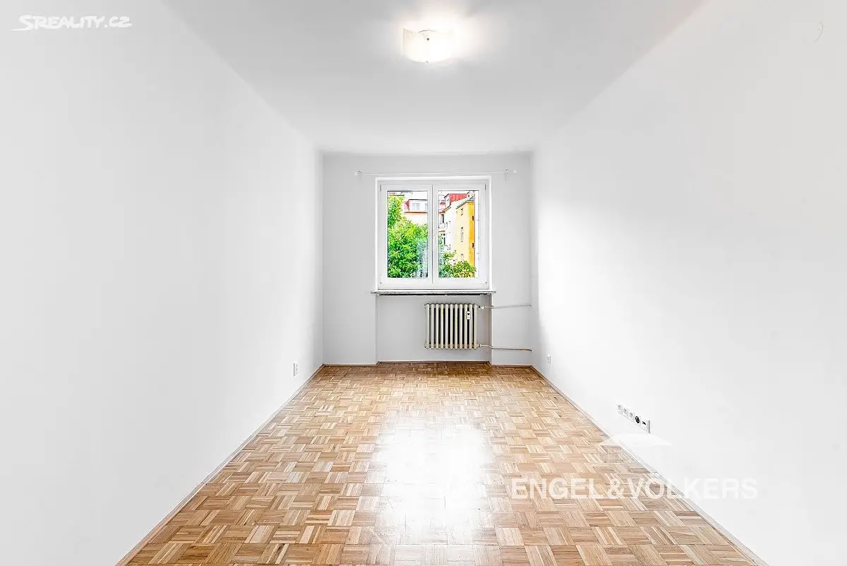 Pronájem bytu 2+1 53 m², Saratovská, Praha 10 - Strašnice