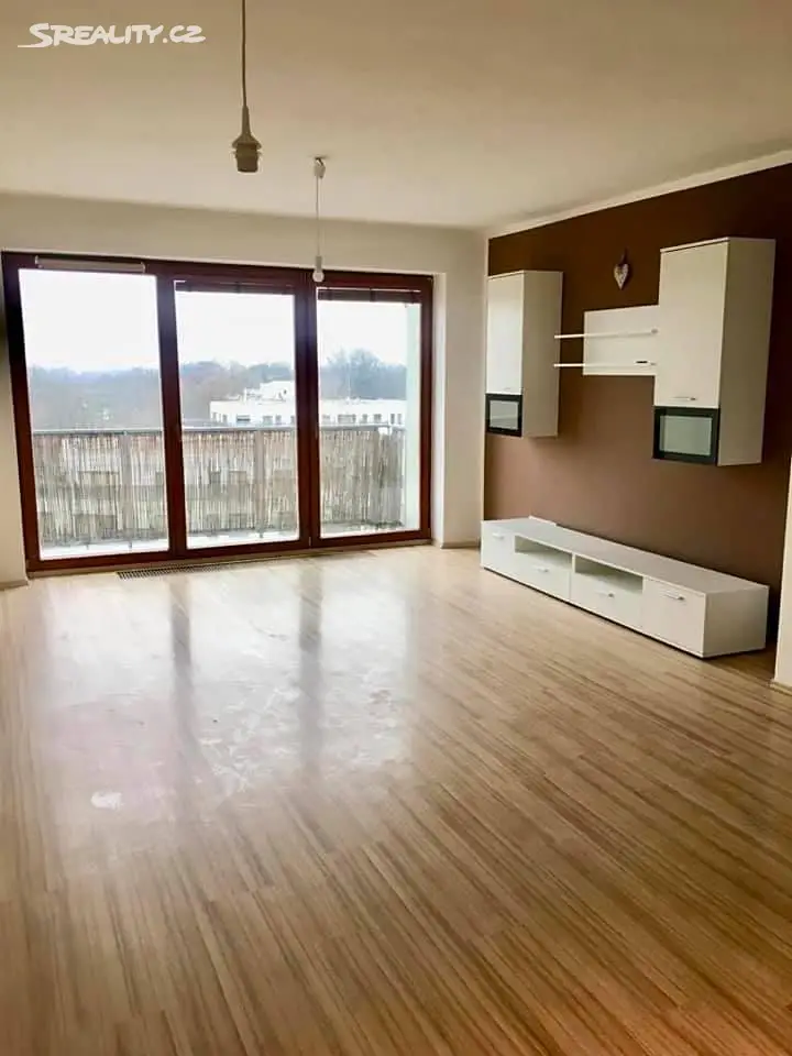 Pronájem bytu 2+kk 62 m², Pardubice - Polabiny, okres Pardubice