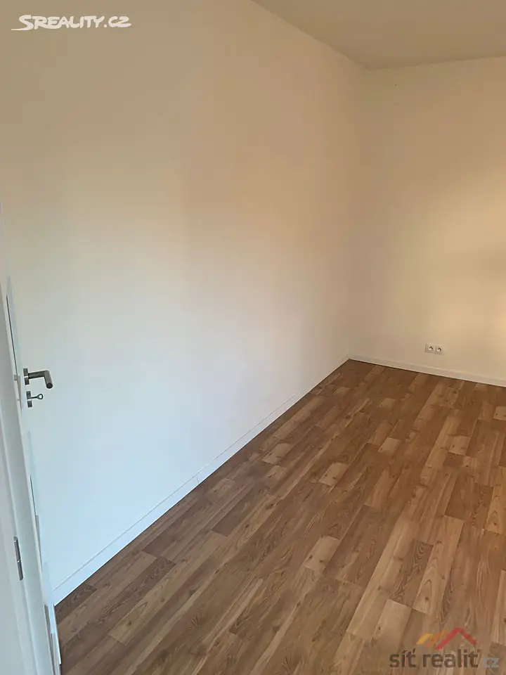Pronájem bytu 2+kk 60 m², Praha 9 - Horní Počernice