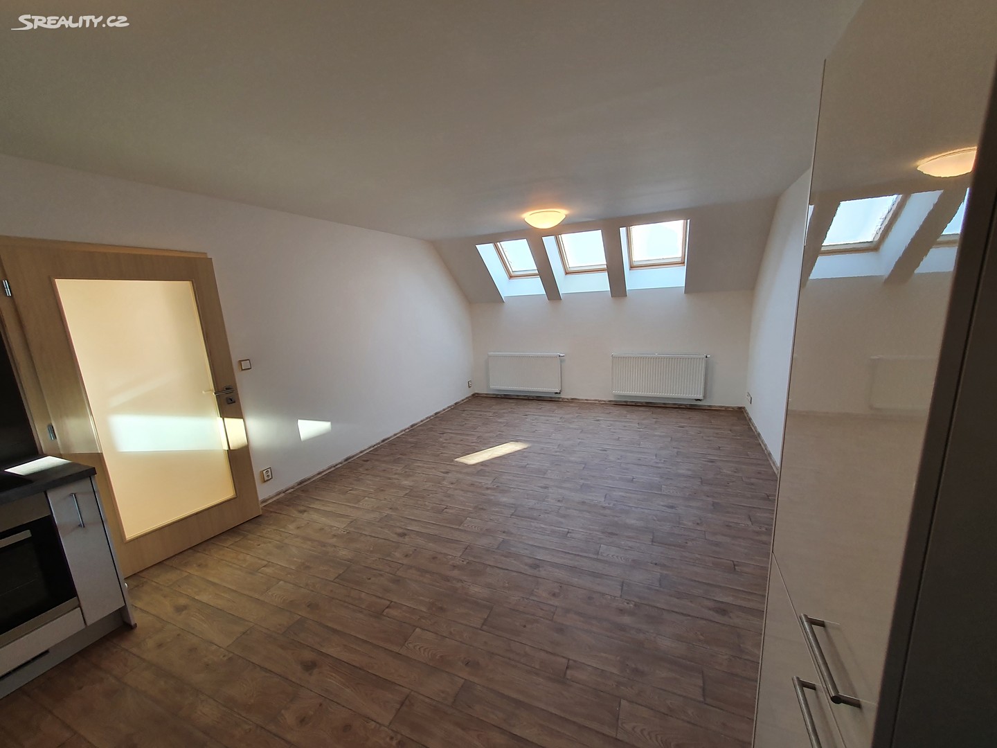 Pronájem bytu 2+kk 50 m², Velké Popovice, okres Praha-východ