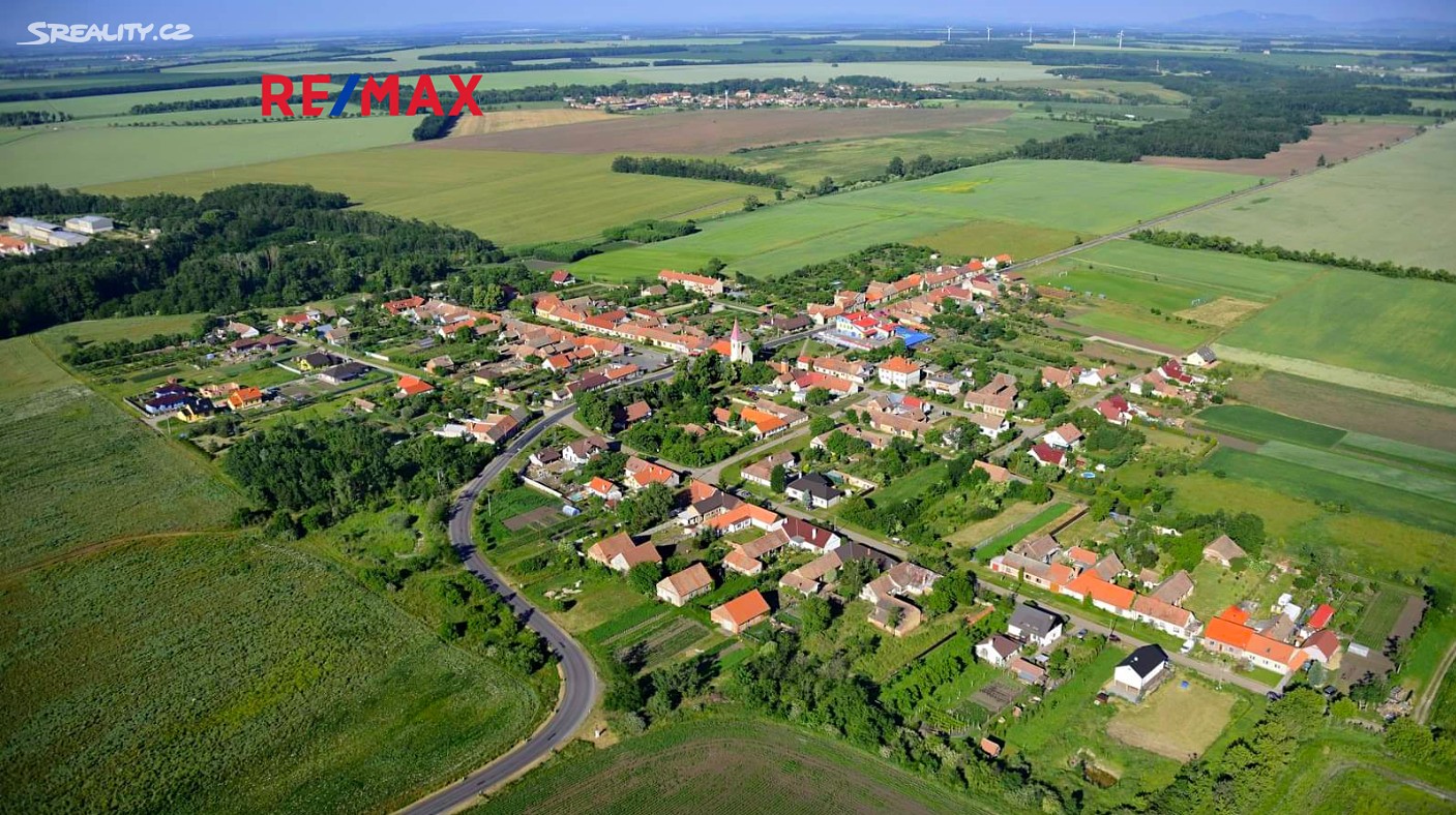 Prodej  stavebního pozemku 4 920 m², Čejkovice, okres Znojmo