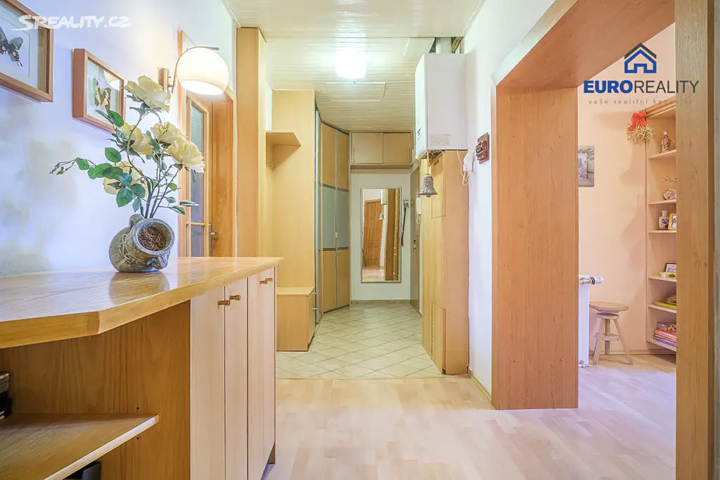 Prodej bytu 3+1 93 m², Nákladní, Karlovy Vary - Rybáře