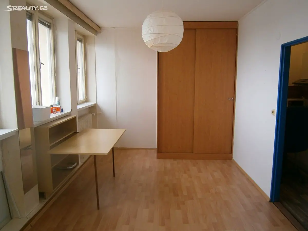 Pronájem bytu 1+kk 28 m², Černokostelecká, Praha 10 - Strašnice