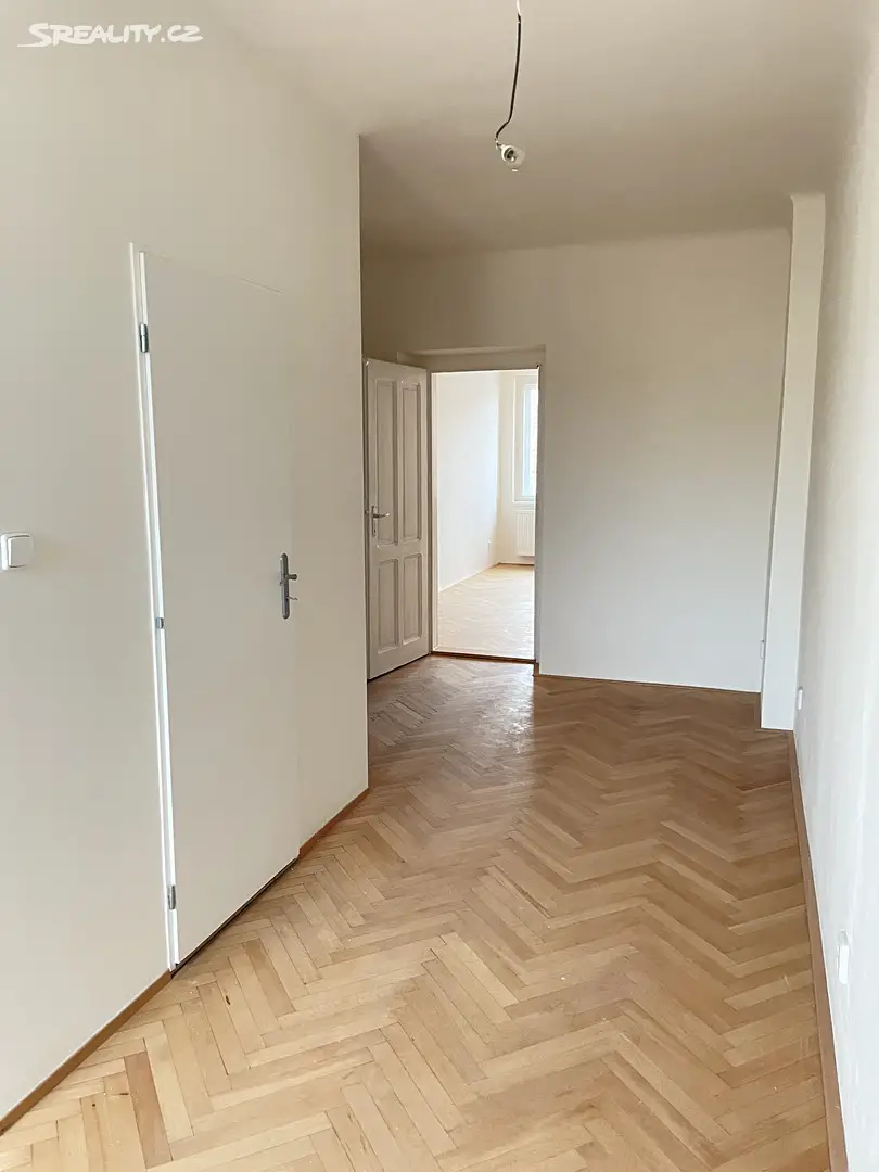 Pronájem bytu 2+kk 40 m², U Královské louky, Praha 5 - Smíchov