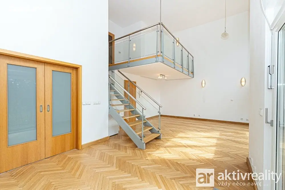Prodej bytu 3+1 110 m² (Mezonet), Koperníkova, Praha 2 - Vinohrady