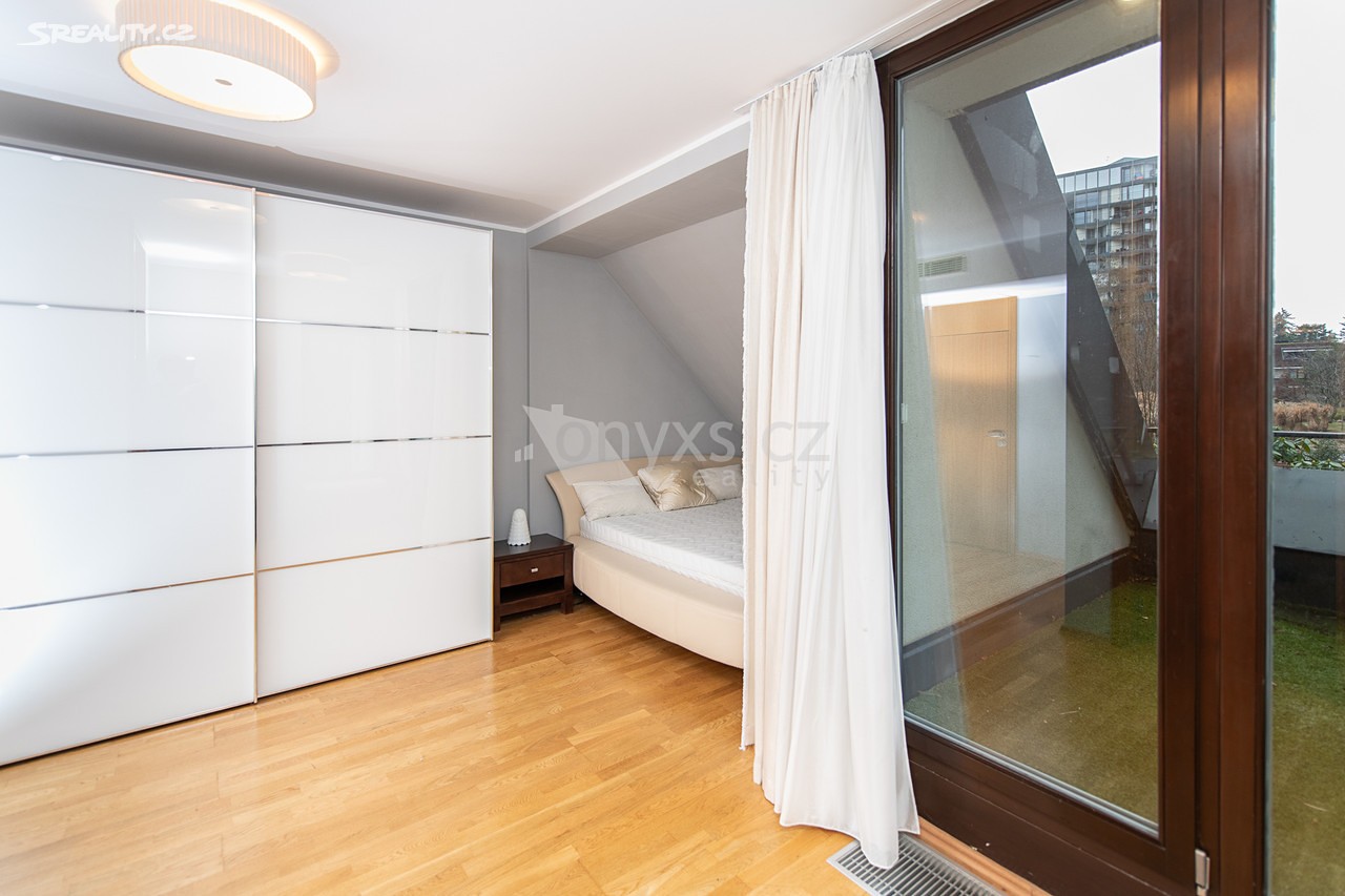 Pronájem bytu 3+kk 88 m², Pitterova, Praha 3 - Žižkov