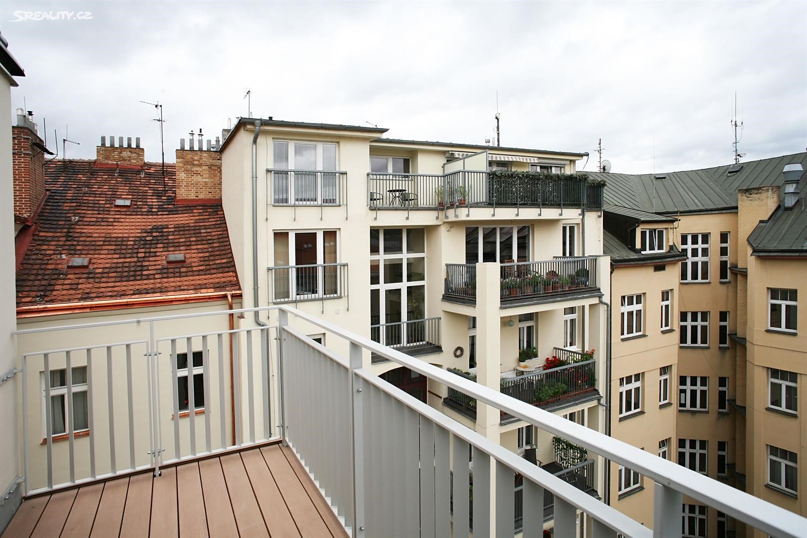 Pronájem bytu 4+1 128 m² (Mezonet), Kořenského, Praha 5 - Smíchov