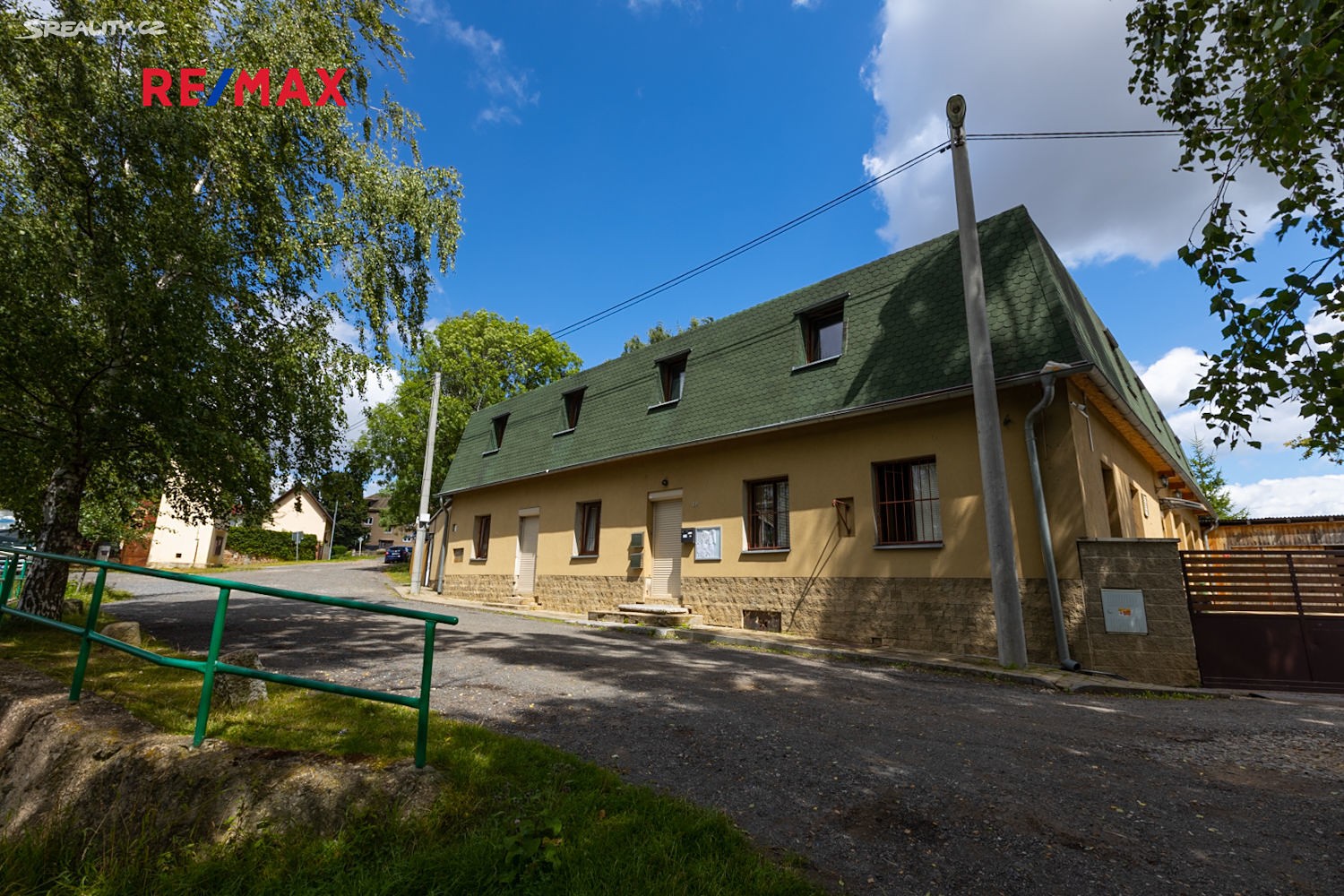 Prodej  rodinného domu 760 m², pozemek 1 114 m², Dobříč, okres Praha-západ
