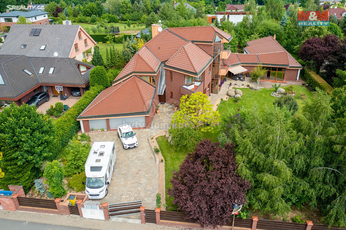 Prodej  rodinného domu 1 500 m², pozemek 3 153 m², Jesenice - Osnice, okres Praha-západ