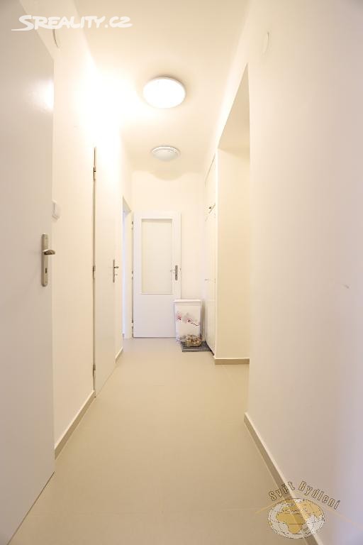 Pronájem bytu 1+1 39 m², Nad Zlíchovem, Praha 5 - Hlubočepy