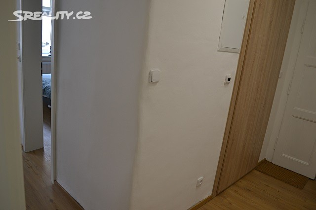 Pronájem bytu 2+kk 43 m², Prostřední, Praha 4 - Michle