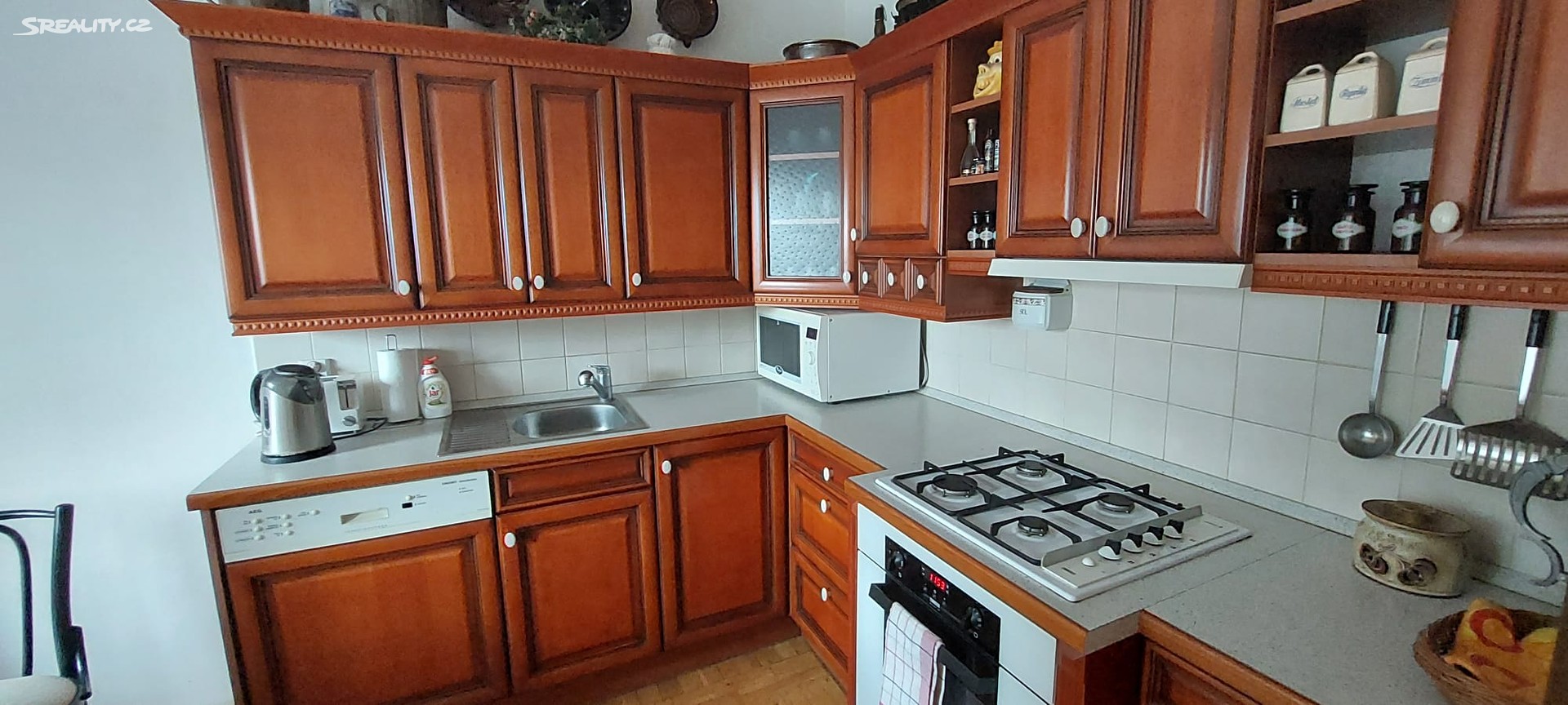 Prodej  rodinného domu 324 m², pozemek 1 111 m², Stříbrnice, okres Uherské Hradiště