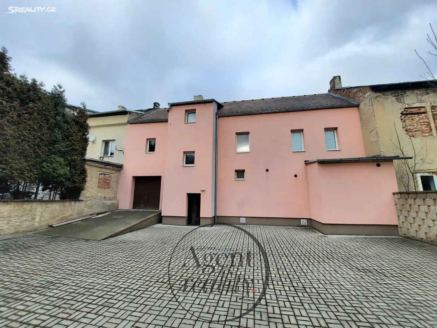 Prodej  vícegeneračního domu 450 m², pozemek 333 m², Hrbovická, Ústí nad Labem - Předlice