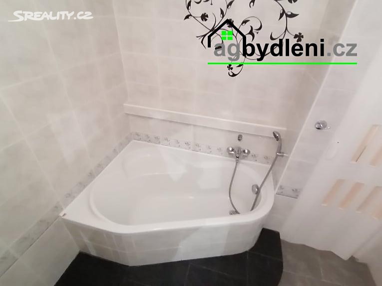 Pronájem bytu 2+1 62 m², Sokolská, Bor