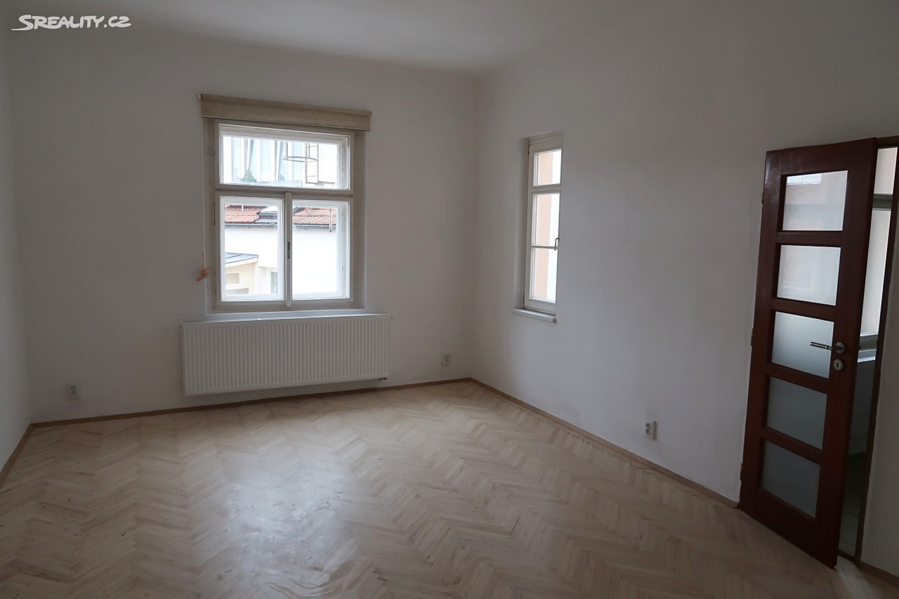 Pronájem bytu 3+1 82 m², Šmilovského, Praha 2 - Vinohrady