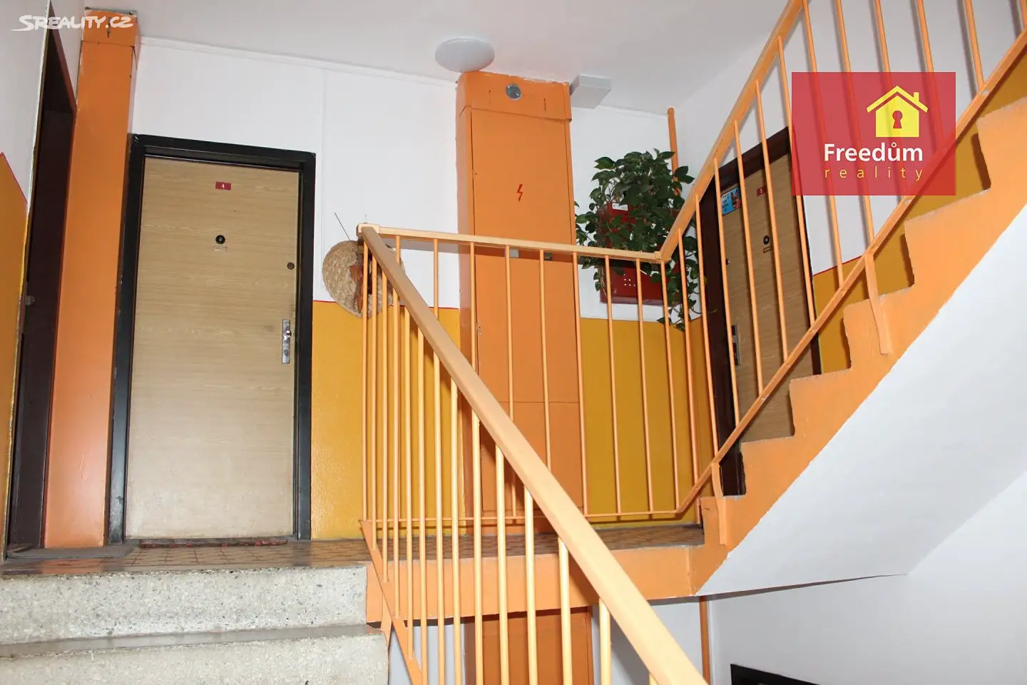 Prodej bytu 1+1 38 m², Hluboká, Ústí nad Labem - Neštěmice