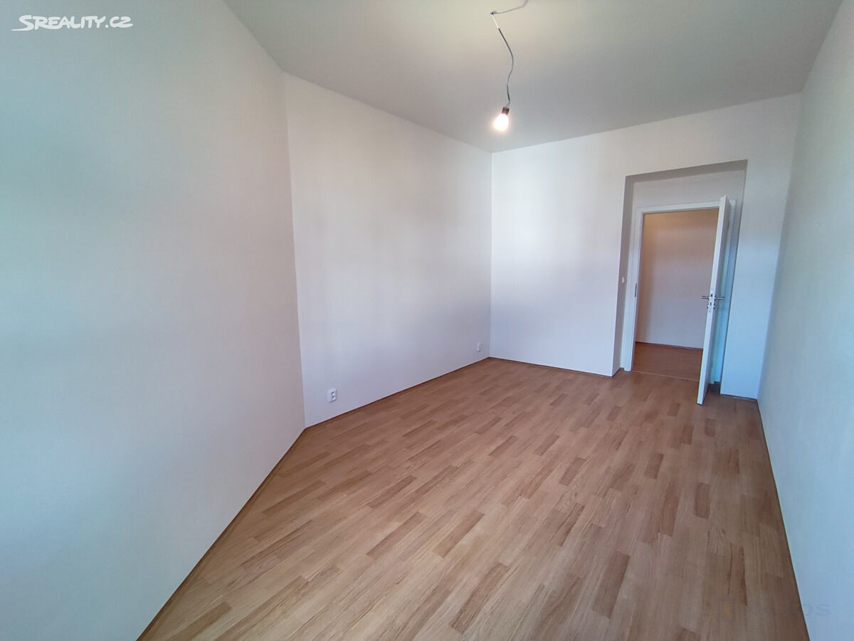 Pronájem bytu 1+1 51 m², Nezamyslova, Praha 2 - Nusle