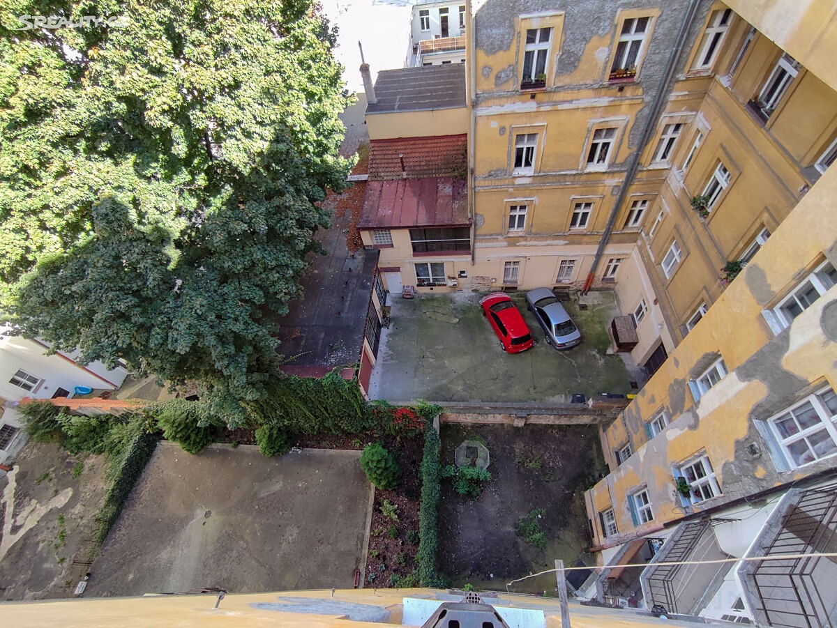 Pronájem bytu 1+1 51 m², Nezamyslova, Praha 2 - Nusle